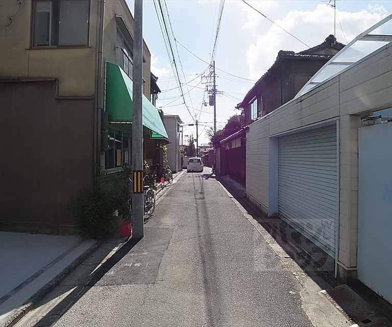 その他　前面道路です。