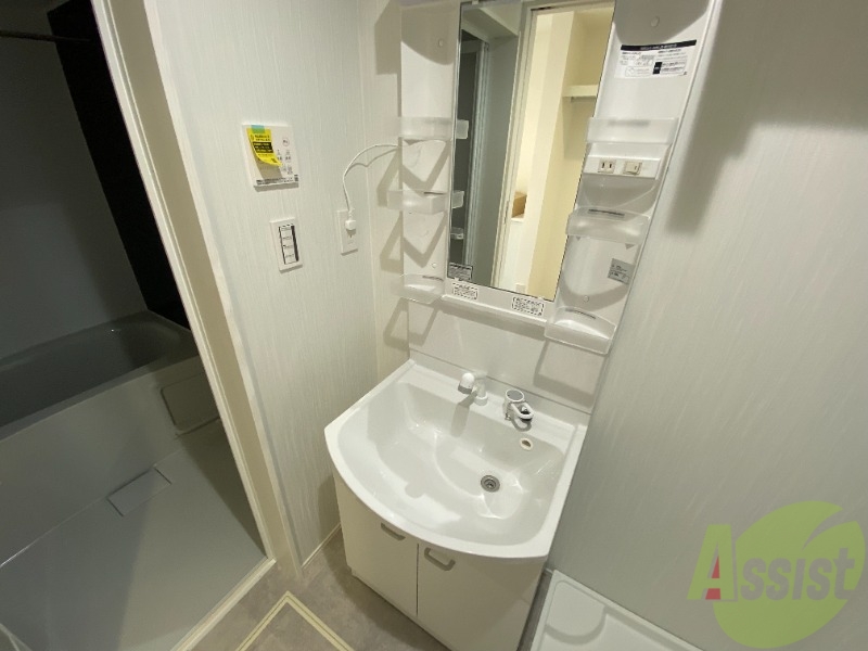 洗面設備　シャンプードレッサーなので身支度しやすそうですね。
