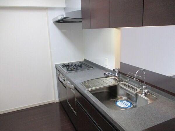キッチン　同マンション別部屋（室内イメージ写真）