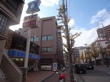 コンビニ　ローソン生田店（コンビニ）まで92m
