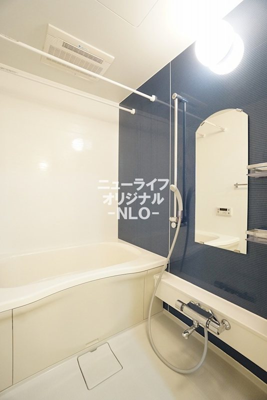 バス・シャワールーム　追い焚き、浴室乾燥機付きバスルーム☆