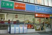 コンビニ　ローソン神奈川警察署前店（コンビニ）まで89m