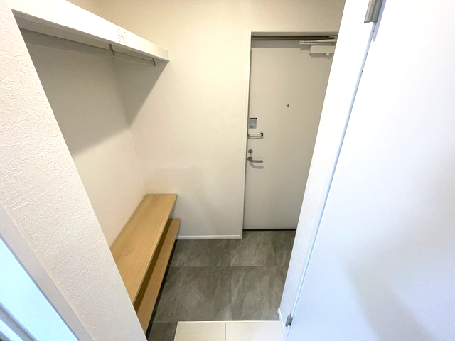 地下鉄今里筋線 だいどう豊里駅 徒歩4分 3階建 築1年の玄関写真