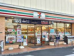 コンビニ　セブンイレブン 足立保塚町店（コンビニ）まで813m