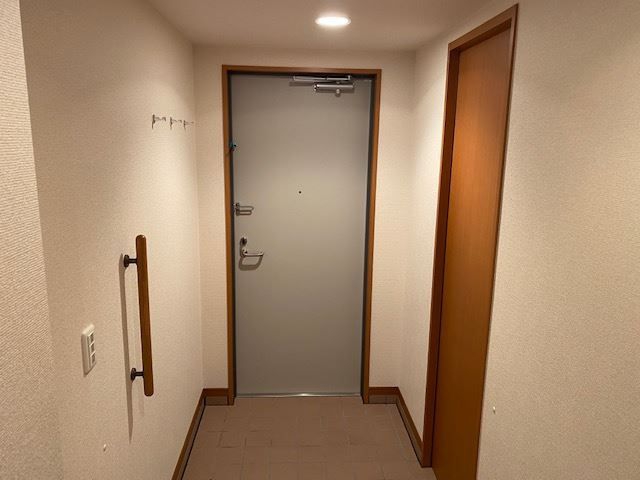 玄関　写真は同タイプ住居です