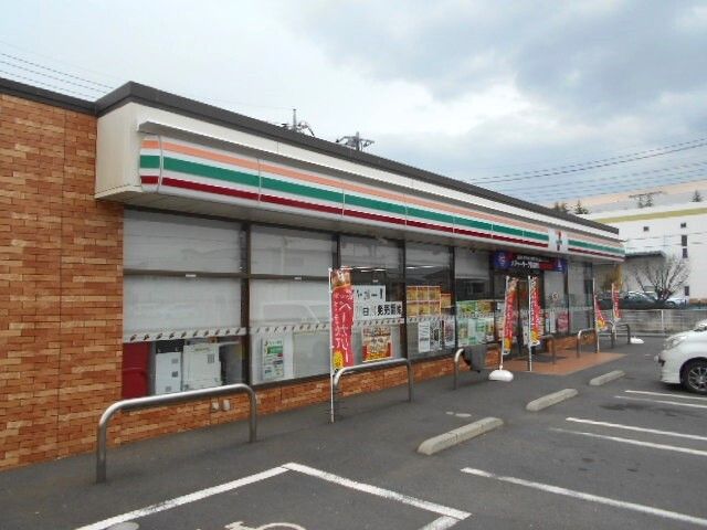 コンビニ　セブンイレブン桶川上日出谷店（コンビニ）まで110m