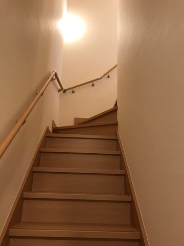 その他　お部屋までの階段スペースです