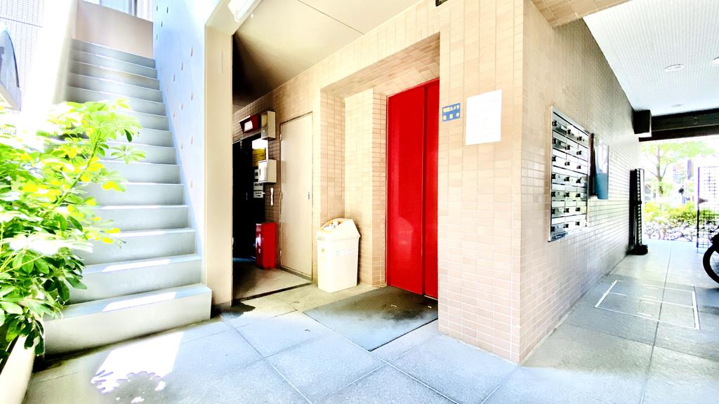 エントランス　☆エレベーター☆