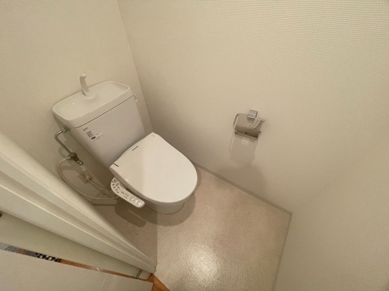 トイレ　トイレです。ウォシュレット付を探している方、おすすめです。