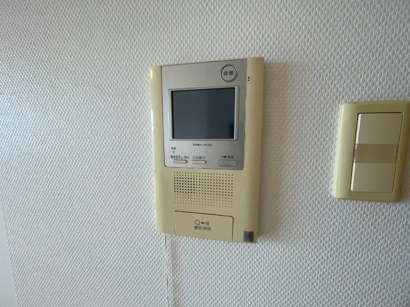 セキュリティ　ＴＶモニター付インターホンです。来客者の顔が見えるので安心！