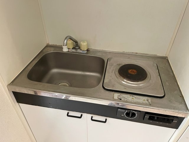 キッチン　壁付けキッチンでスペースを最大限有効活用できます！