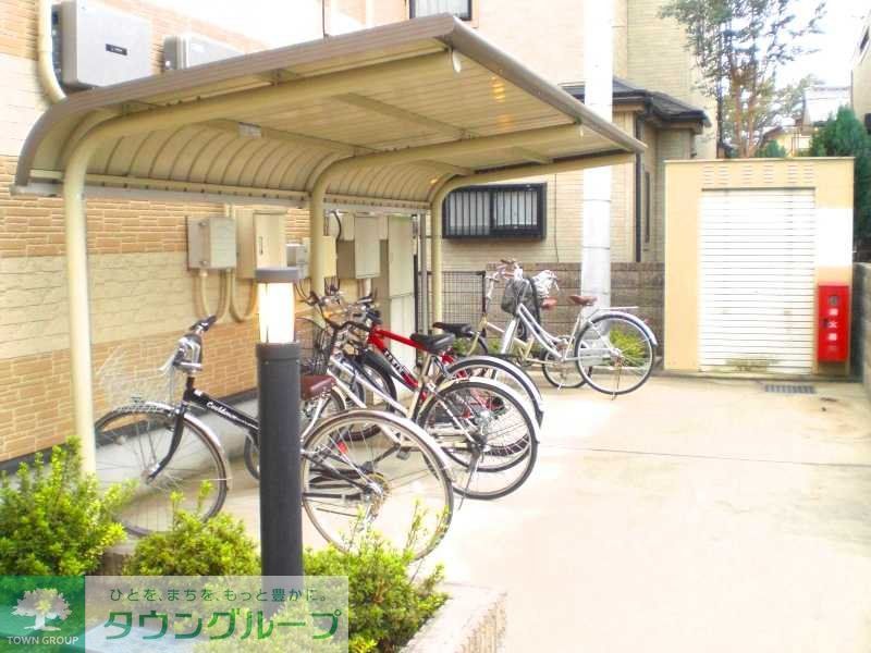 その他　屋根付の駐輪場で雨の日も安心！
