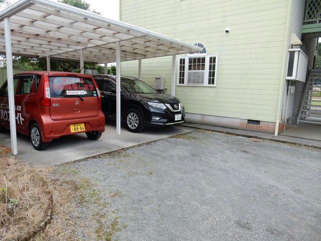 駐車場　駐車場