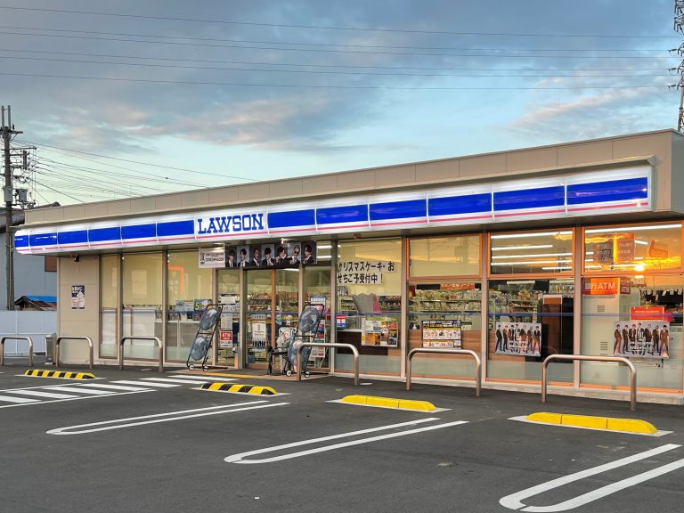 コンビニ　ローソン草津青地町店（コンビニ）まで563m