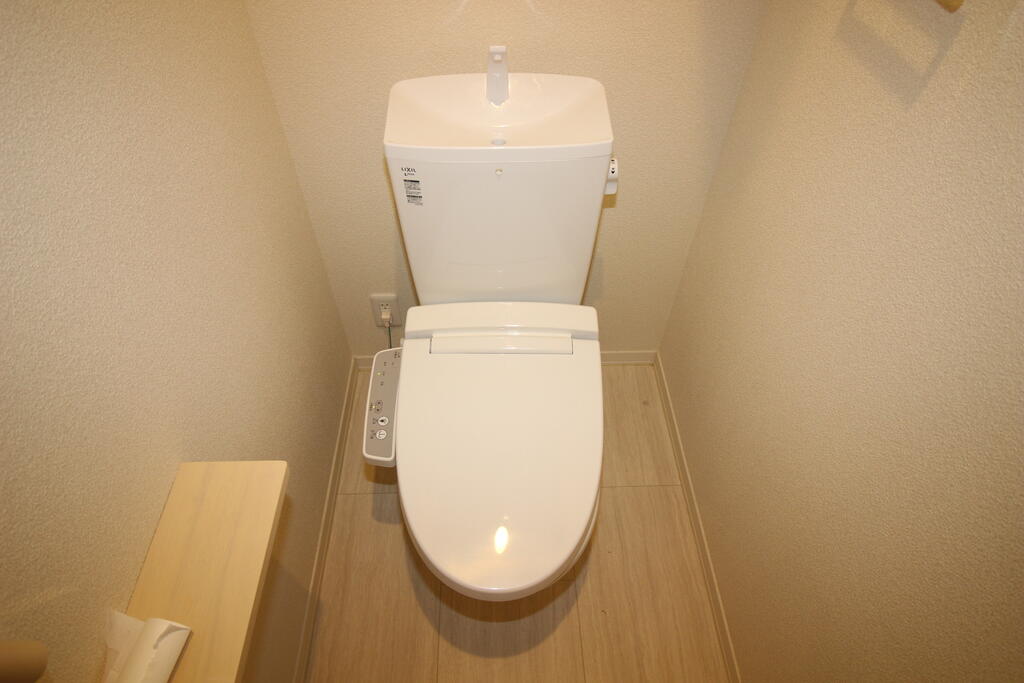 トイレ　トイレを撮影