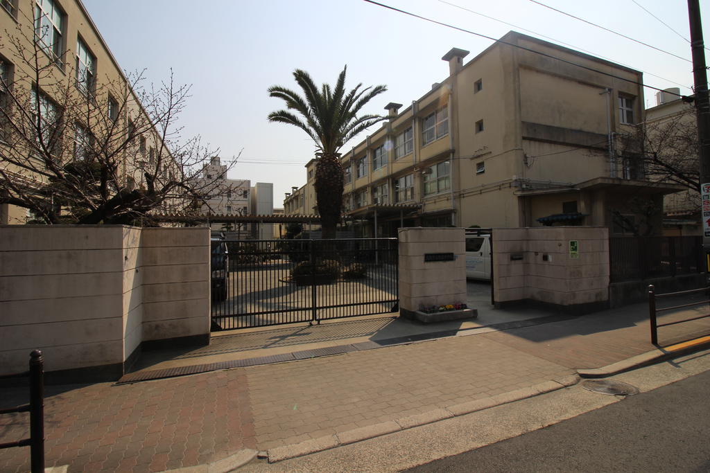 中学校　大阪市立旭東中学校（中学校）まで554m