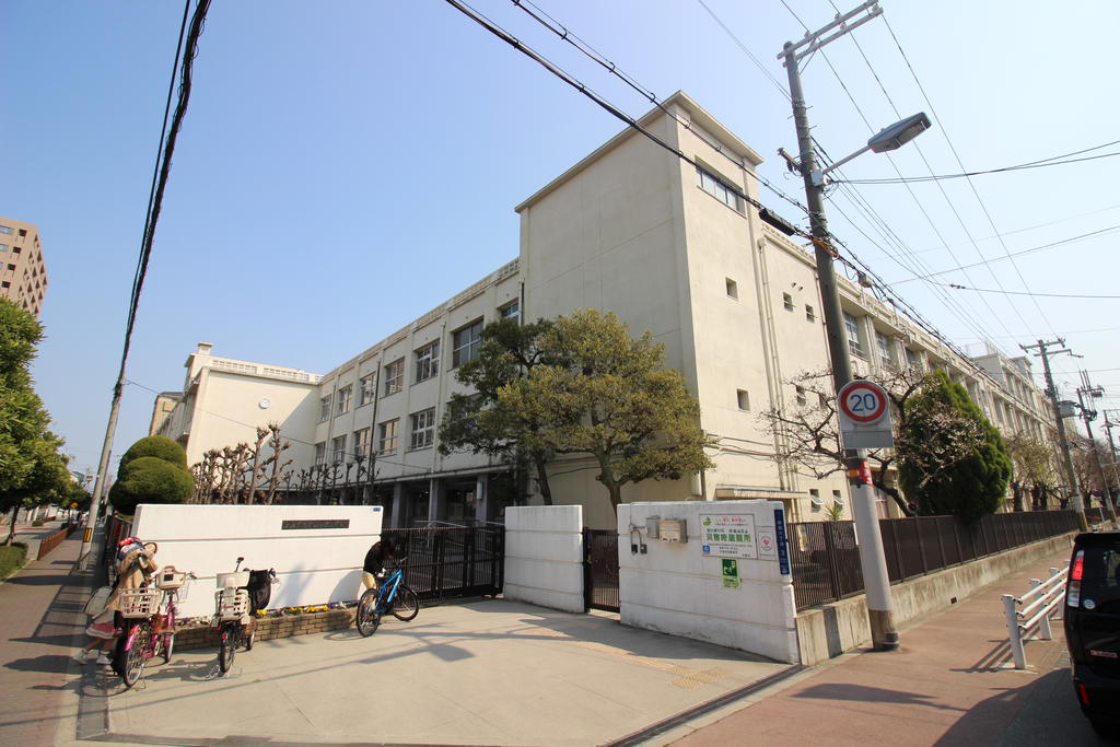 小学校　大阪市立新森小路小学校（小学校）まで725m