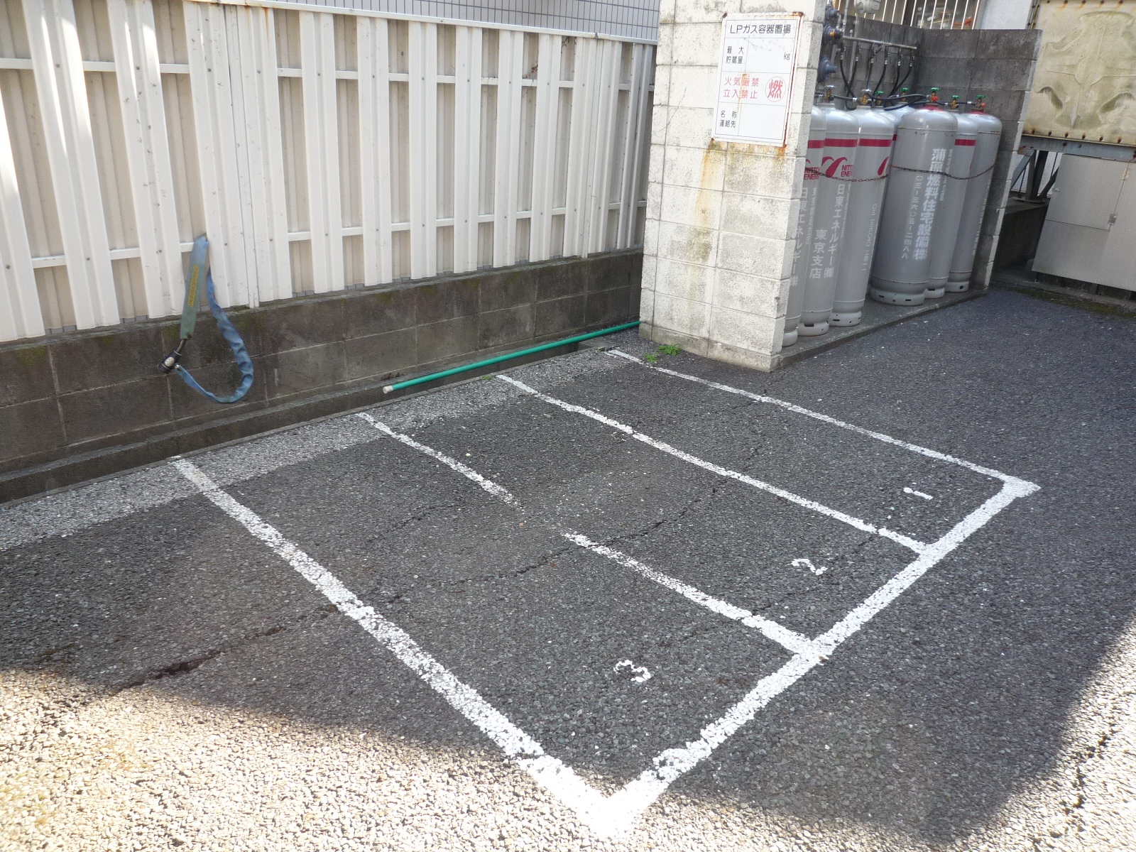 駐車場　バイク置場