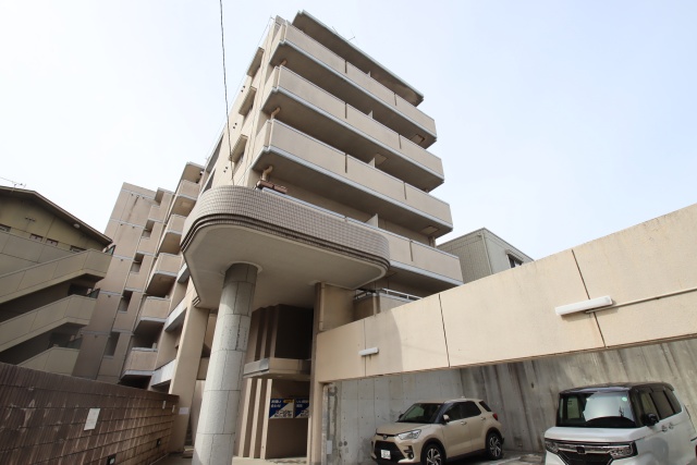 大学・短大　AquaRoom GRAMP アクアルーム グランプ（大学・短大）まで266m
