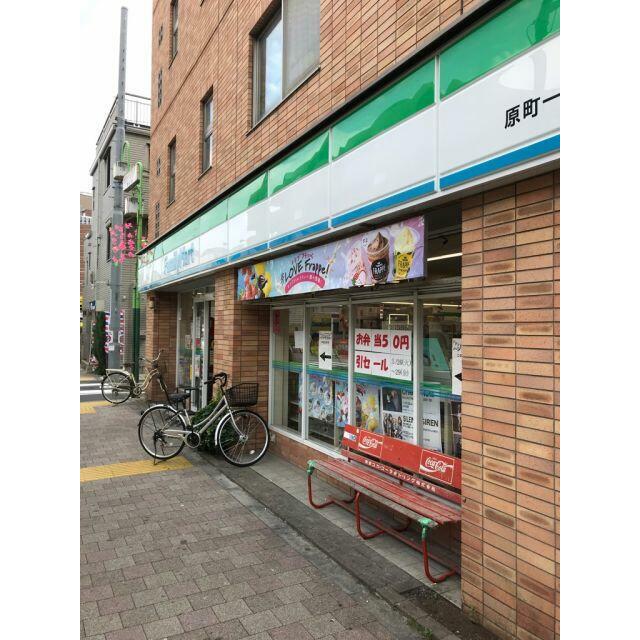 コンビニ　ファミリーマート（コンビニ）まで140m