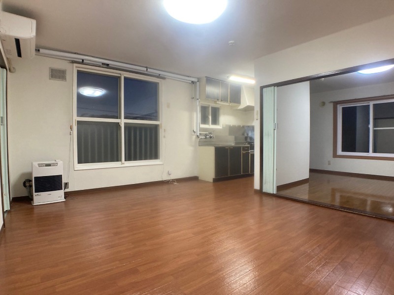居室・リビング　広くてキレイなお部屋が広がっていて、充実した生活が送れそう。