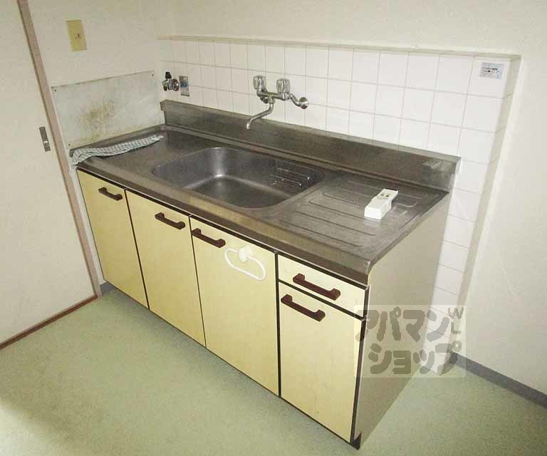 キッチン　２０２号室の写真です。