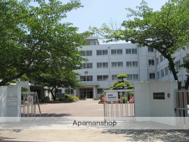 中学校　高槻市立柳川中学校（中学校）まで662m