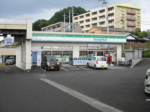 コンビニ　ファミリーマート北仙台駅前店（コンビニ）まで640m