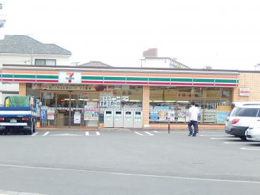 コンビニ　セブンイレブン 調布野川大橋南店（コンビニ）まで559m