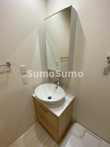 洗面設備　独立洗面台、朝の身支度には欠かせません