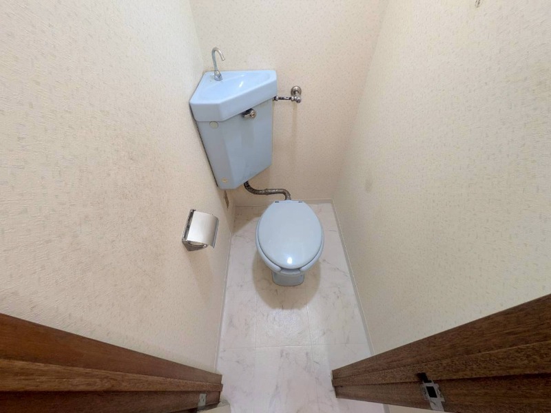 トイレ　こちらはトイレです。清潔感があり、安心して使用できます。
