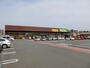 ドラックストア　杏林堂ドラッグストア 新津店（ドラッグストア）まで592m