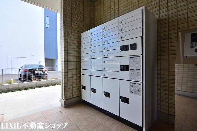 その他共有部分　敷地内に宅配ＢＯＸがあります。