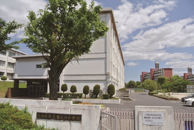 中学校　春日井市立岩成台中学校（中学校）まで133m