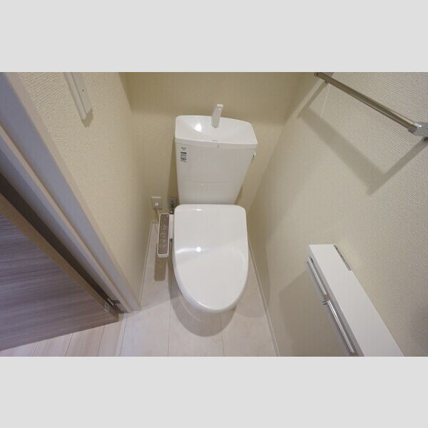 トイレ　トイレ温水洗浄暖房便座