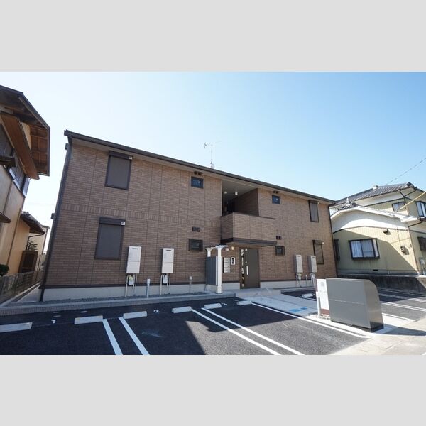 駐車場　建物外観