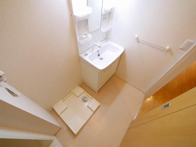 洗面設備　洗濯機が室内に置けます