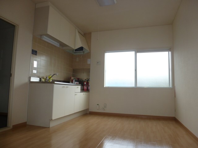 キッチン　※写真は102号室です（参考）