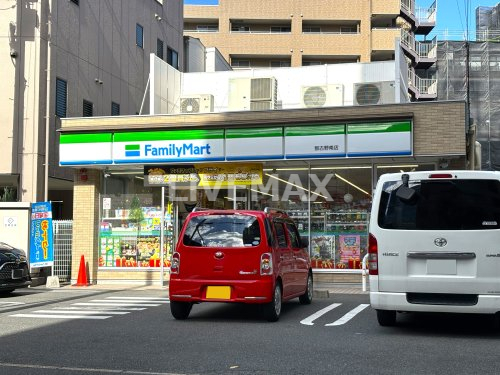 コンビニ　ファミリーマート 那古野南店（コンビニ）まで245m