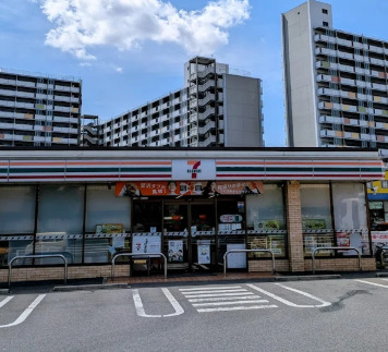 コンビニ　セブンイレブン 名古屋木場町店（コンビニ）まで549m