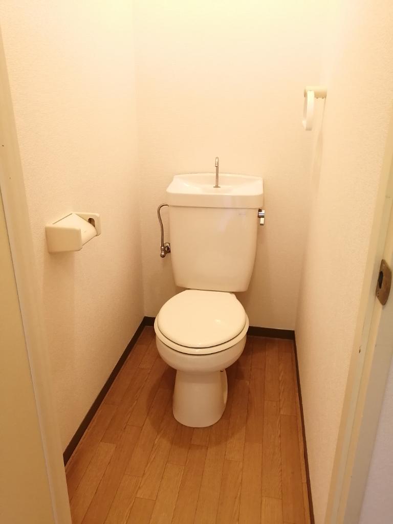トイレ　この写真は同マンションの別のお部屋のものです