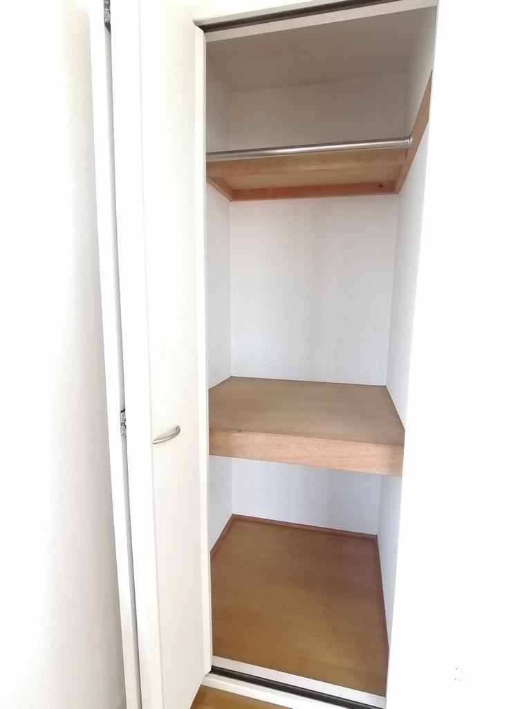 収納　この写真は同マンションの別のお部屋のものです