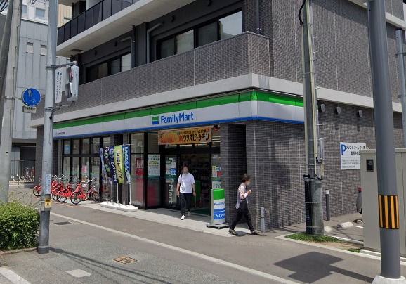 コンビニ　ファミリーマート 博多東比恵3丁目店（コンビニ）まで351m