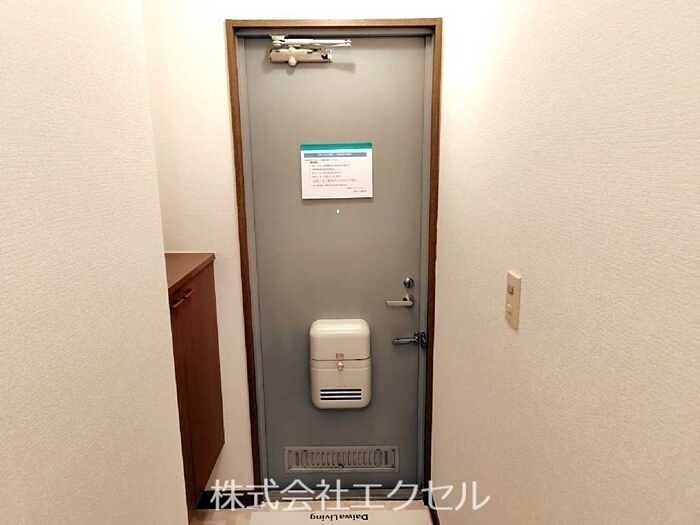 玄関　同建物の別部屋の写真