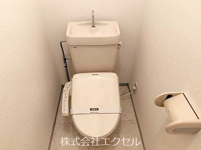 トイレ　同建物の別部屋の写真
