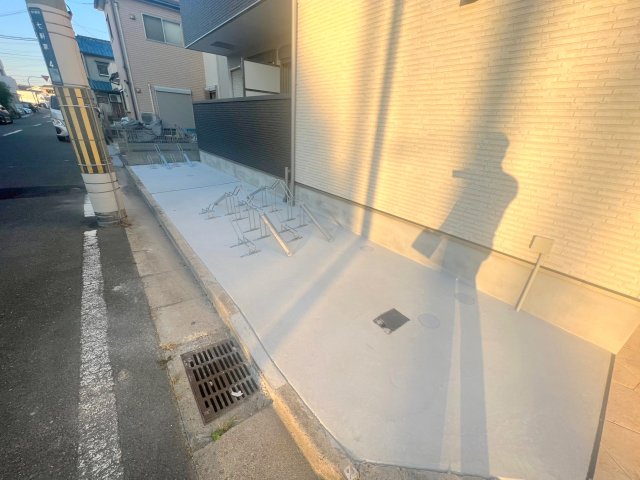 駐車場　敷地内には入居者専用の駐輪スペースもあります。