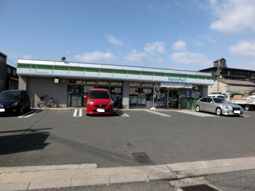 コンビニ　ファミリーマート 高井田西三丁目店（コンビニ）まで178m