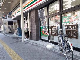 コンビニ　セブンイレブン江東亀戸4丁目店（コンビニ）まで157m