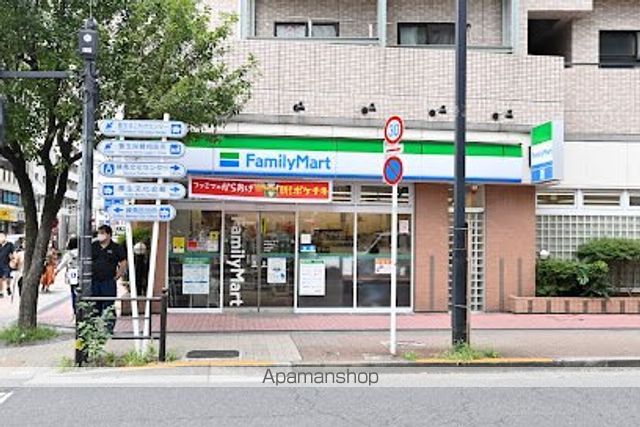 コンビニ　ファミリーマート練馬駅前店（コンビニ）まで153m