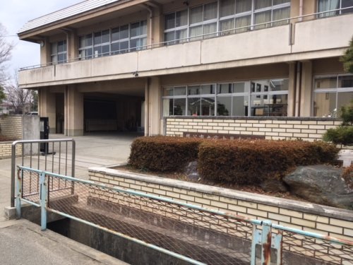 中学校　熊谷市立富士見中学校（中学校）まで254m